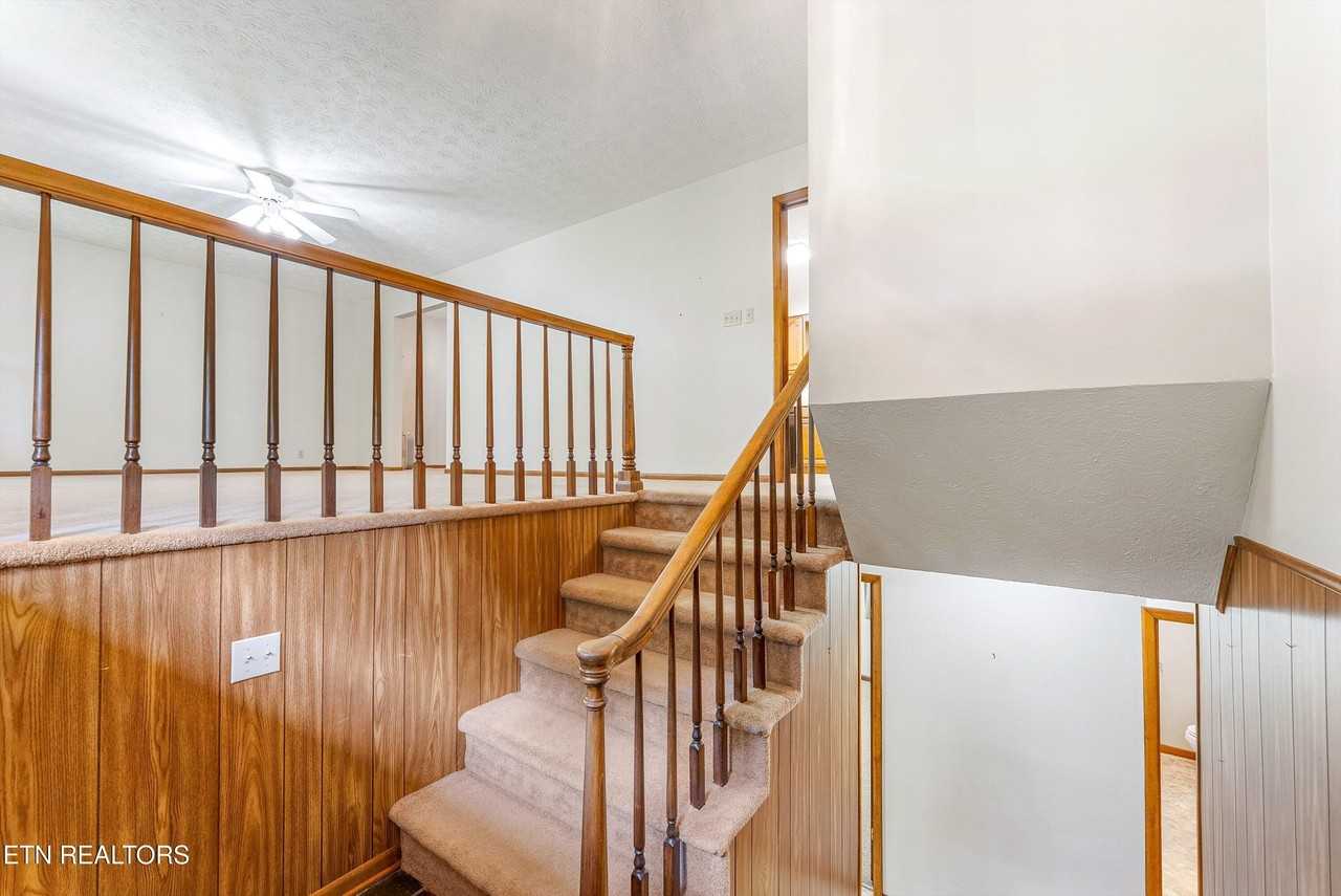 9528 Gulf Park Dr - Photo 6 of 50