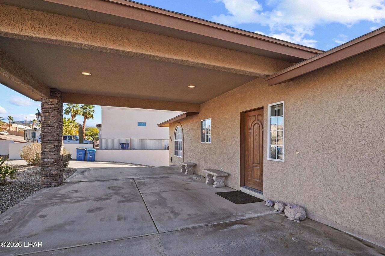 2160 Pima Dr N - Photo 2 of 30