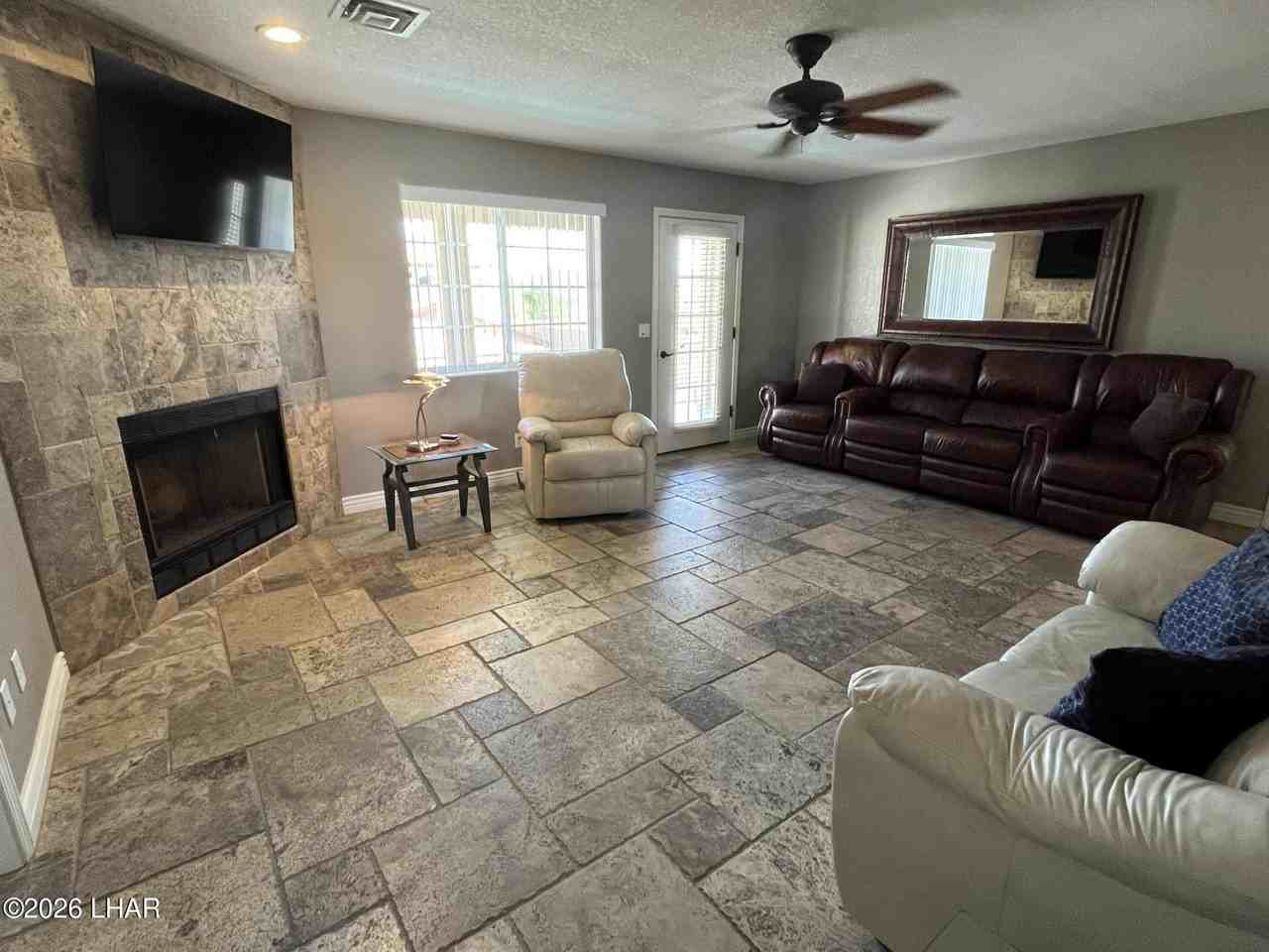 2160 Pima Dr N - Photo 4 of 30