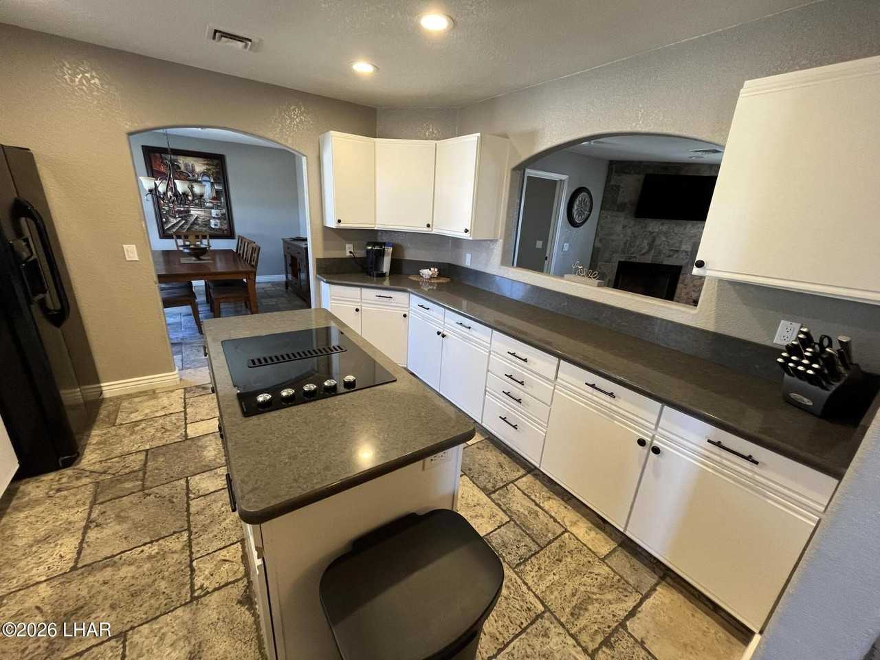 2160 Pima Dr N - Photo 5 of 30
