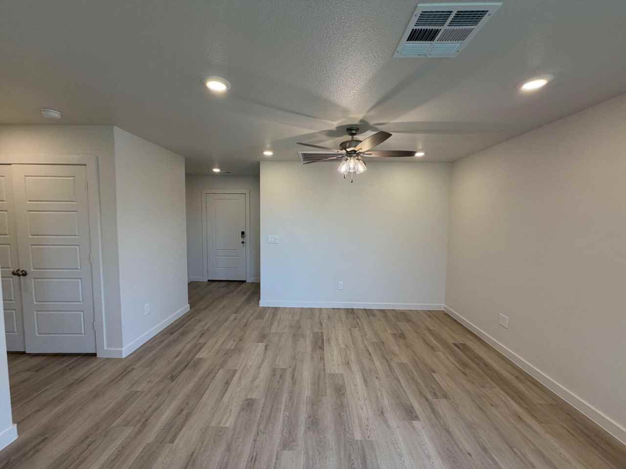 8325 24th St - Photo 2 of 10