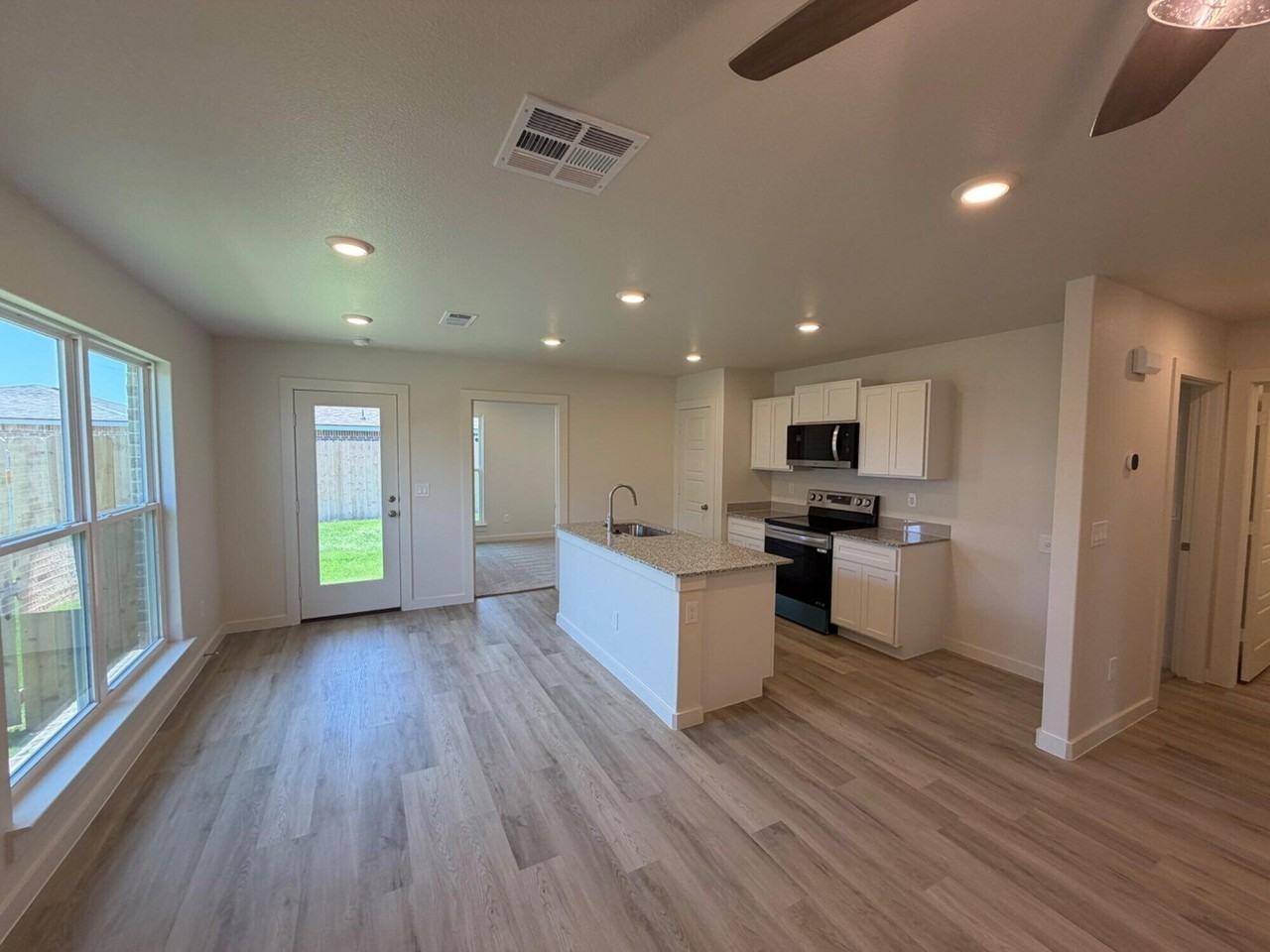 8325 24th St - Photo 3 of 10