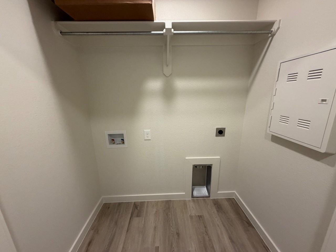 8325 24th St - Photo 5 of 10