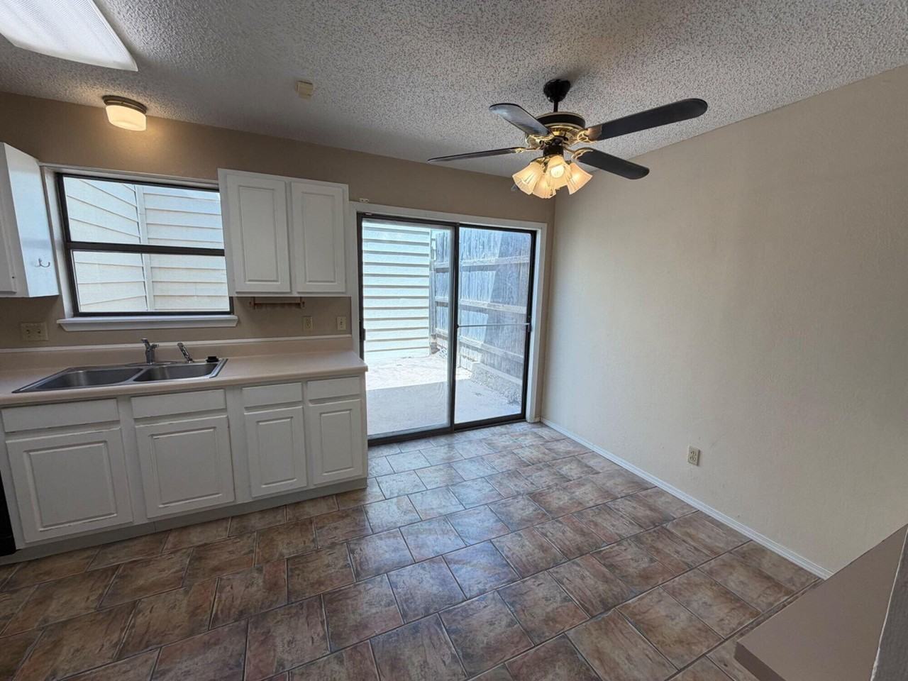 3730 86th Dr - Photo 4 of 16