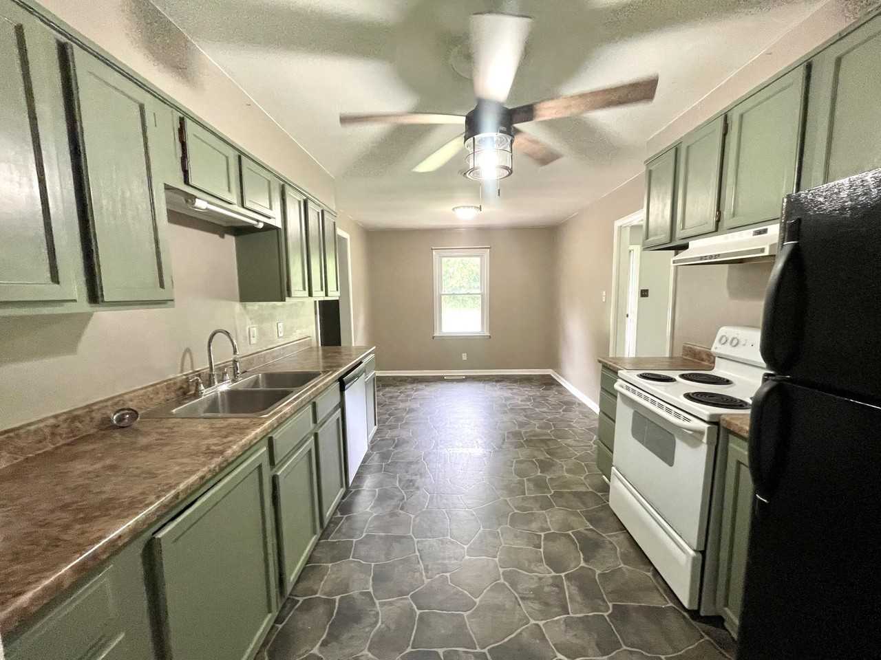 114 Pardue Ln - Photo 3 of 20