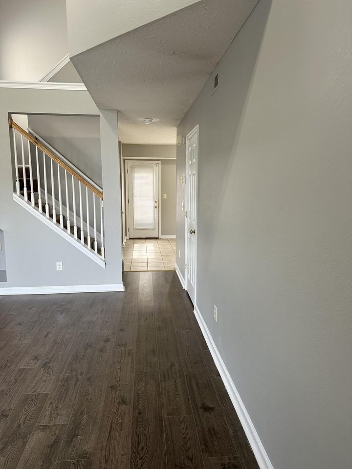 212 White Oak Trce - Photo 4 of 12