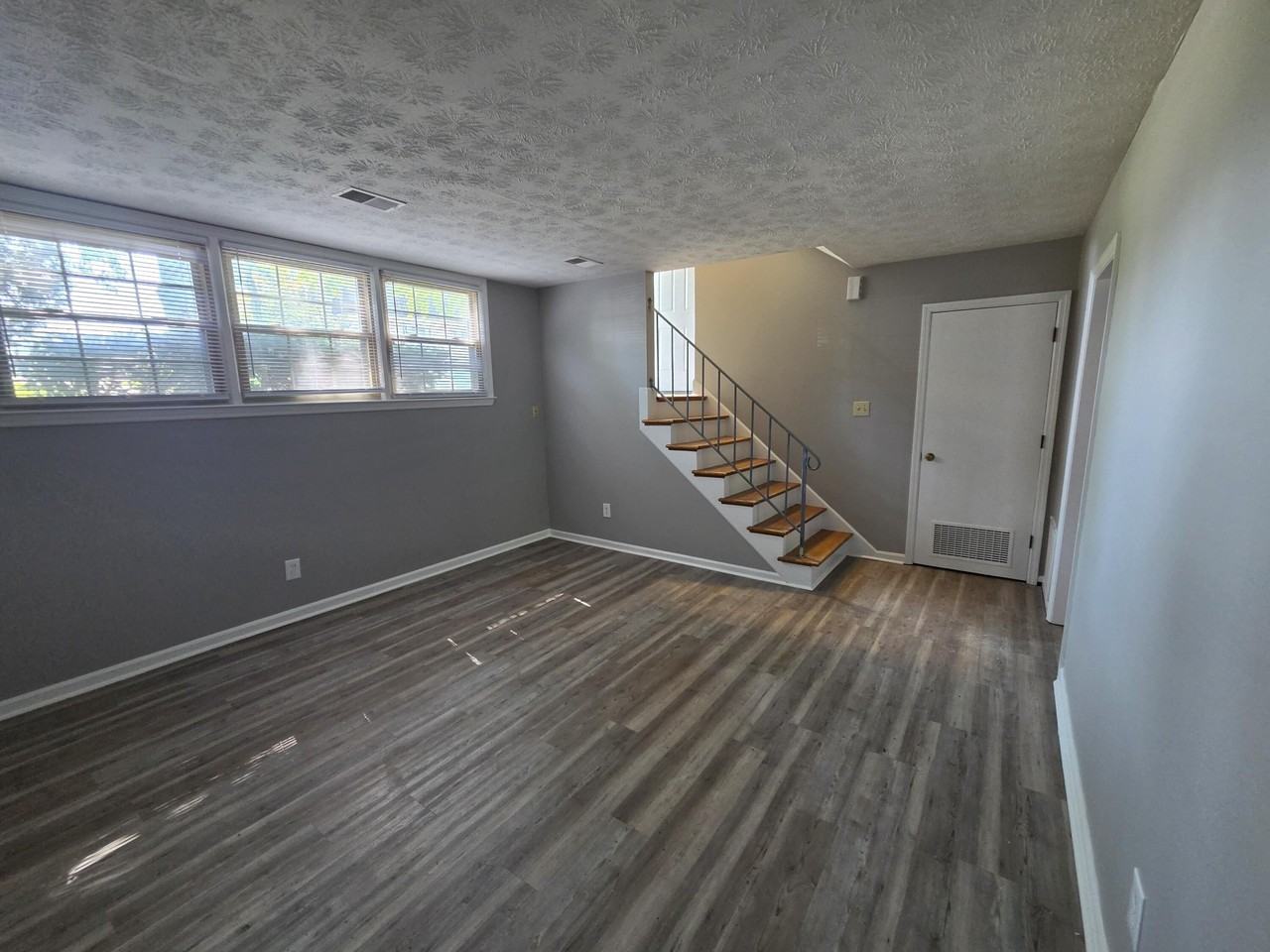 3411 Sutherland Dr #A - Photo 3 of 9
