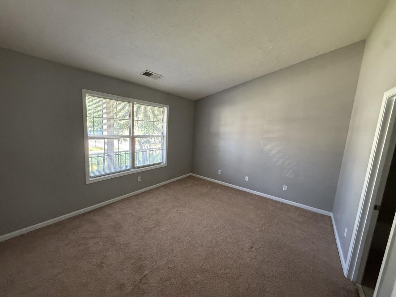 2477 Rockaway Pl - Photo 2 of 14