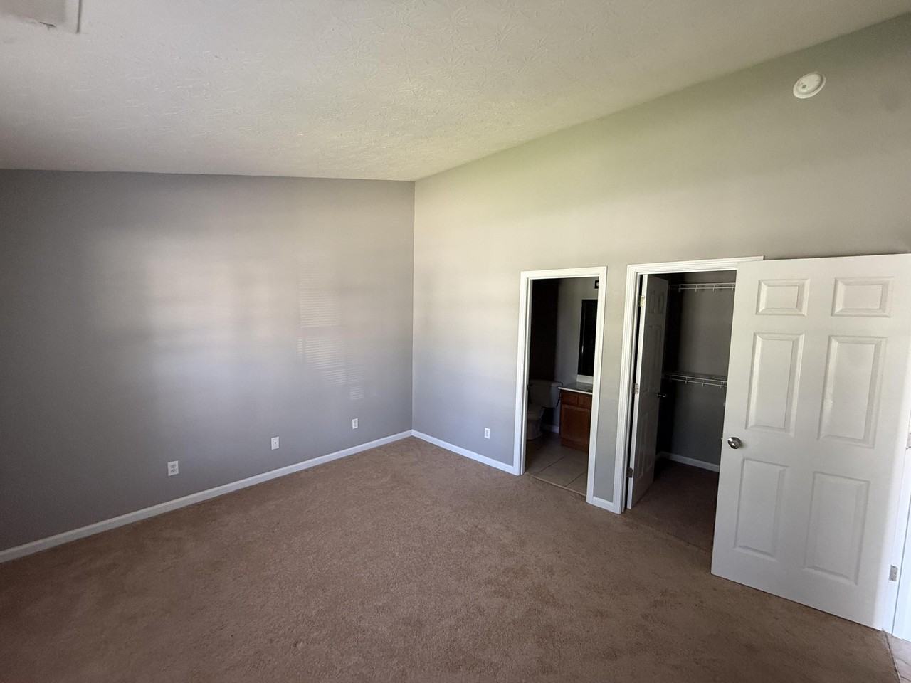 2477 Rockaway Pl - Photo 4 of 14