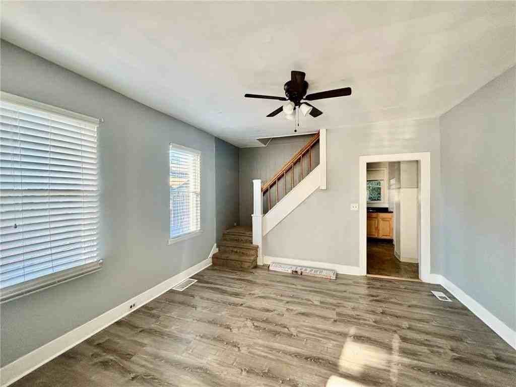 815 S 23rd St - Photo 4 of 13