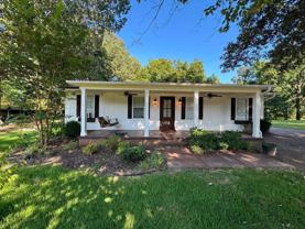 1498 Garland Dr - Photo 1 of 1