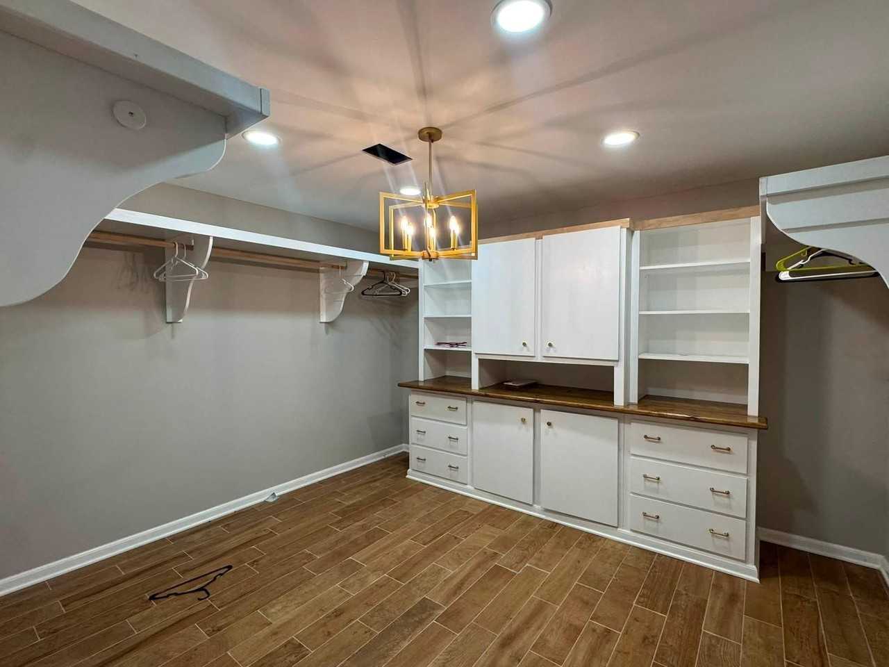 1498 Garland Dr - Photo 5 of 21