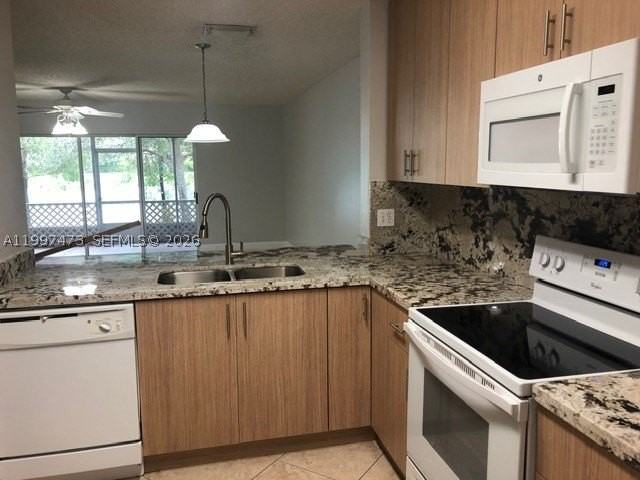 571 Nw 208th Cir - Photo 5 of 29