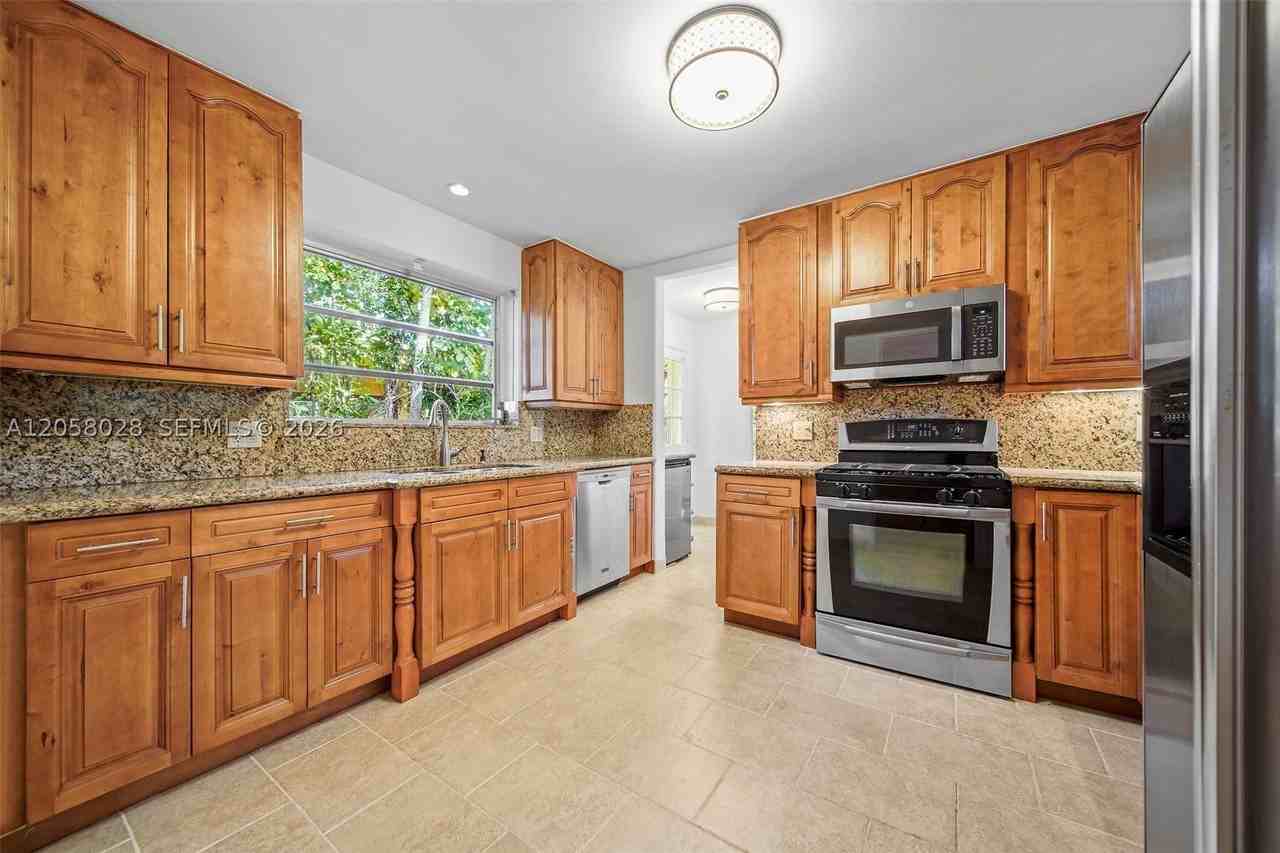 5842 Alton Rd - Photo 5 of 35