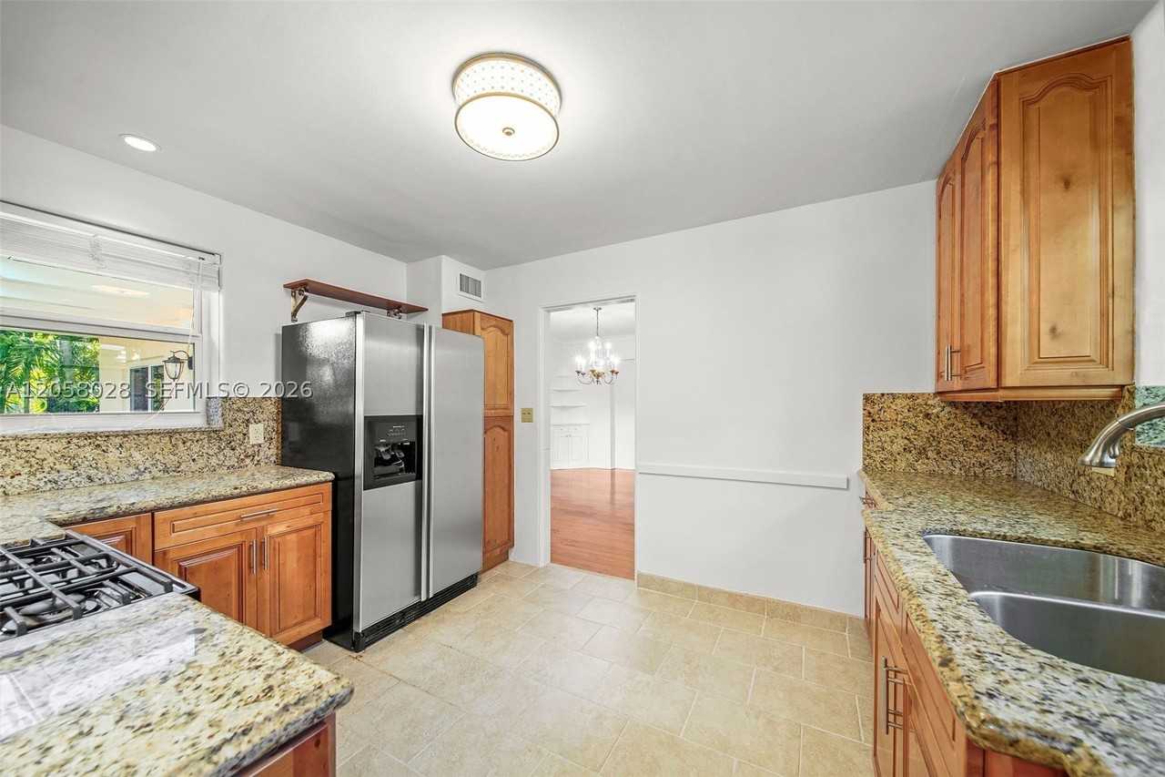 5842 Alton Rd - Photo 6 of 35