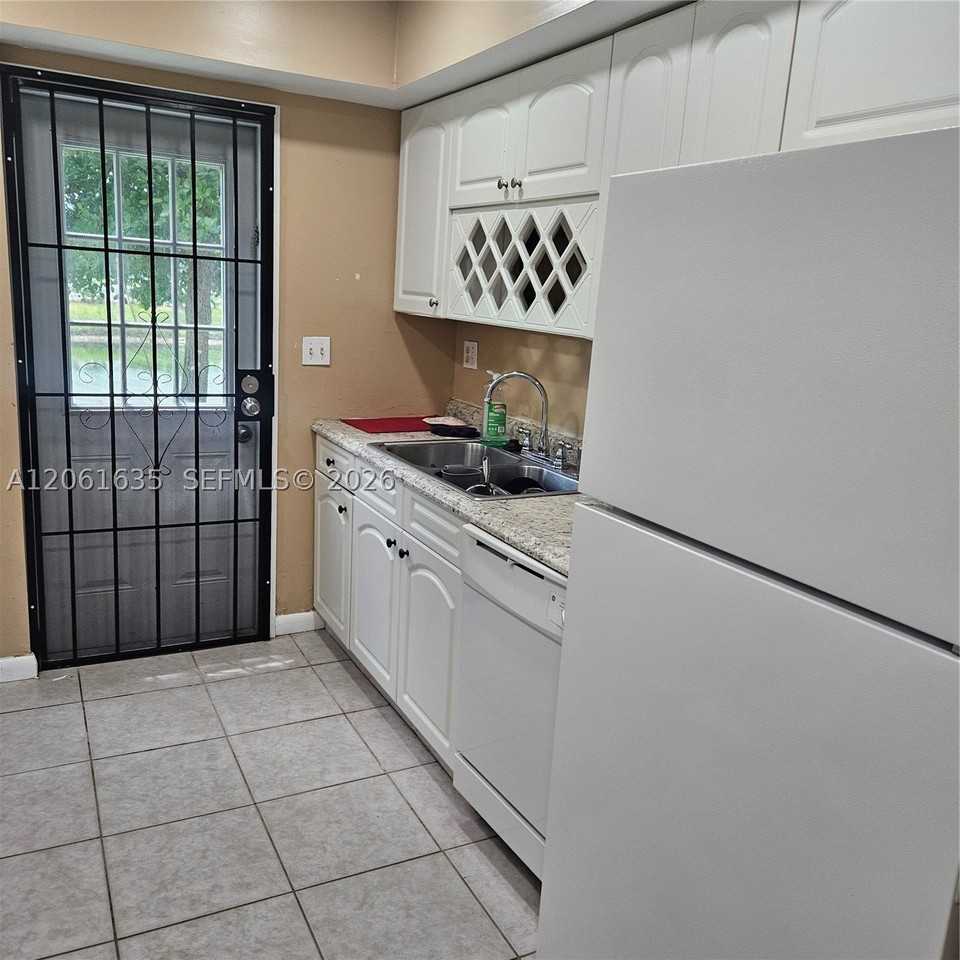 3571 Nw 95th Ter #705 - Photo 5 of 9