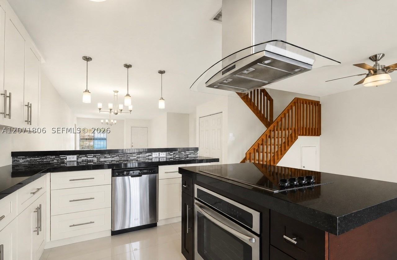 2561 W 60th Pl #102-1 - Photo 5 of 20