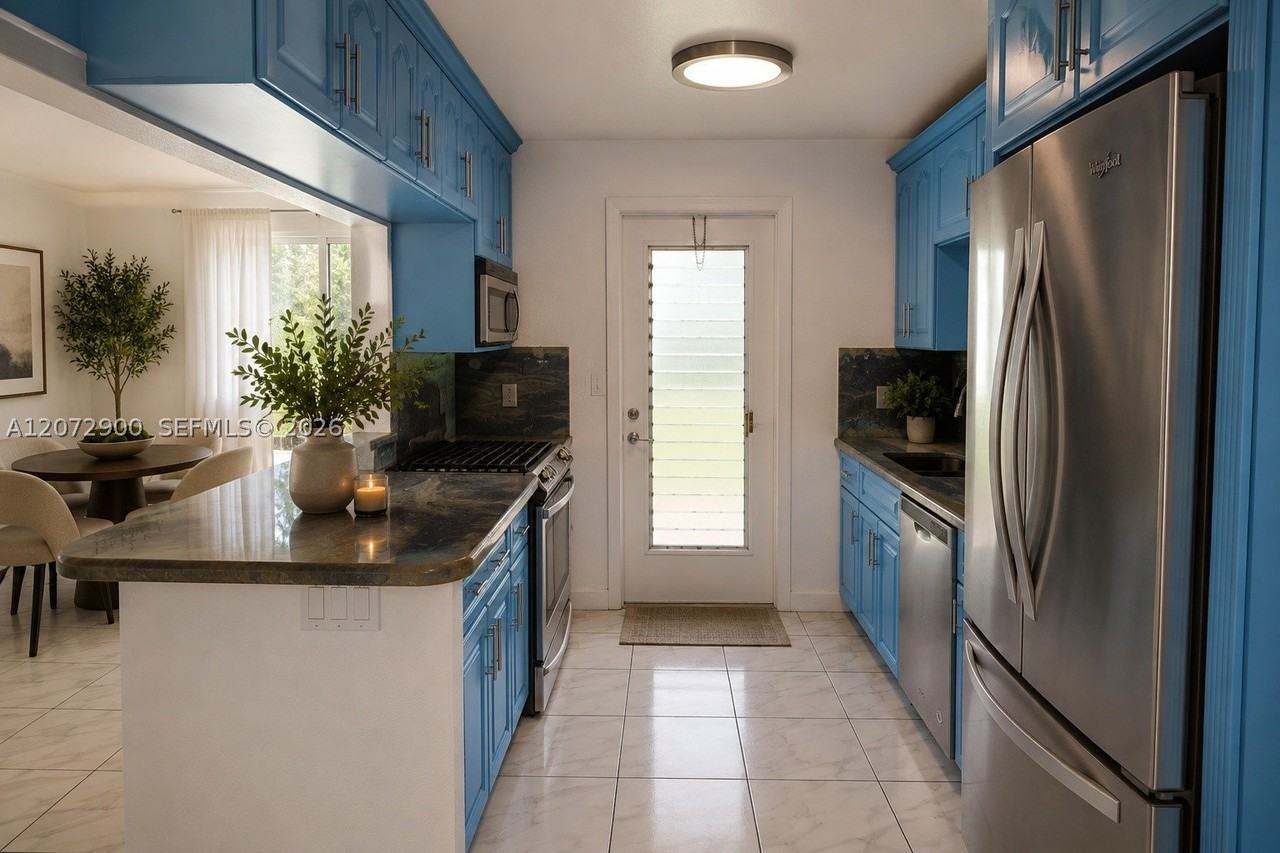 2700 Ne 135th St #43 - Photo 5 of 10