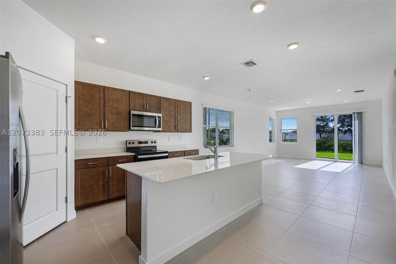 113 Ne 17th Ave - Photo 4 of 37
