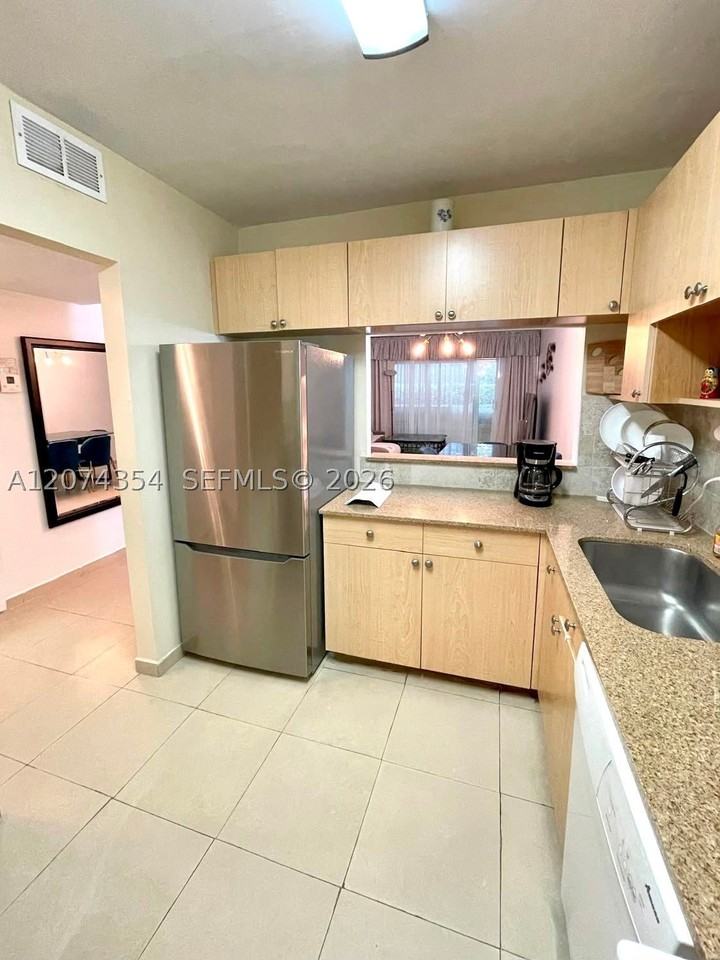 981 Hillcrest Ct #115 - Photo 3 of 20