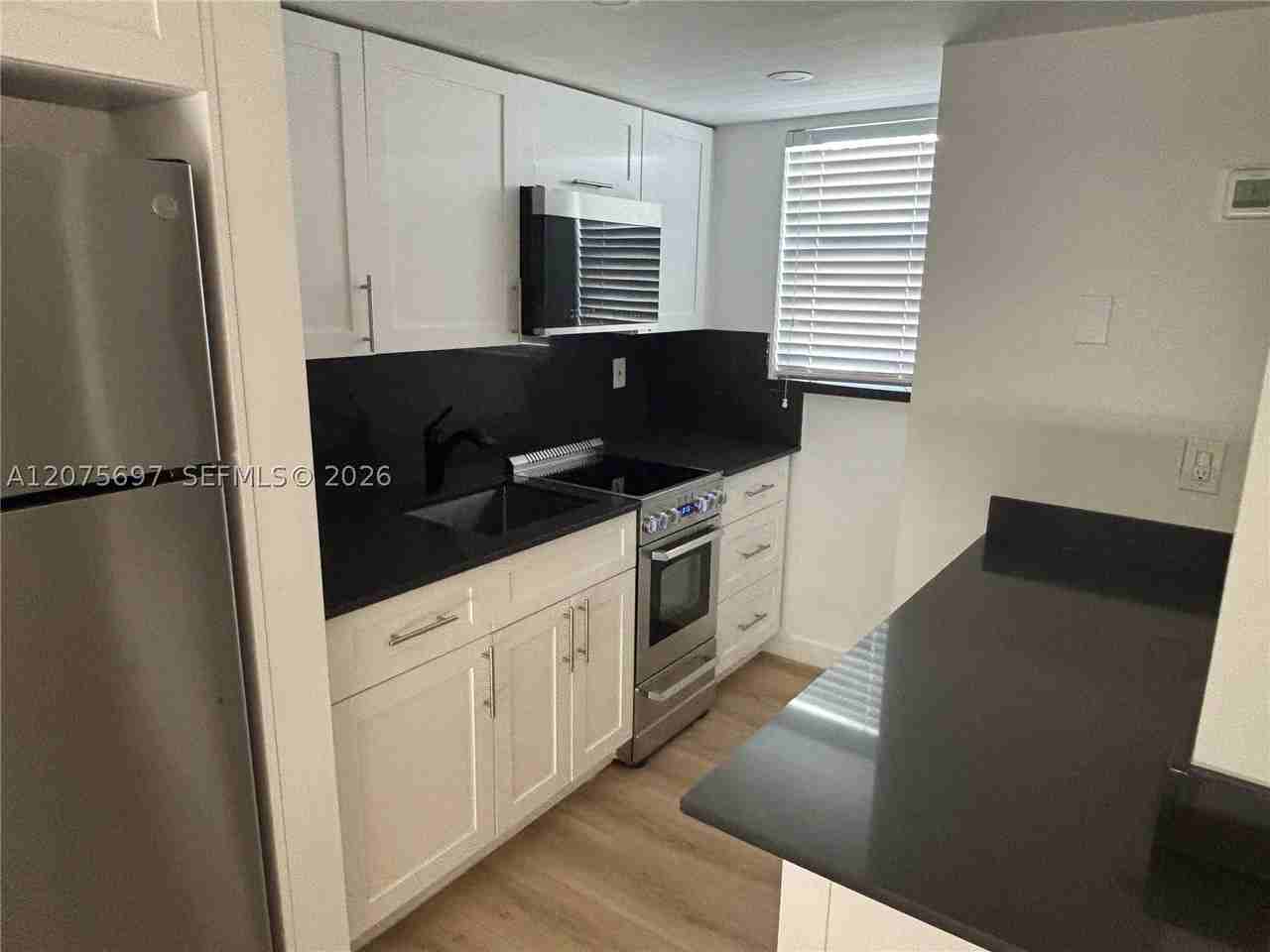 1025 Sw 6th Ave #6 - Photo 3 of 13