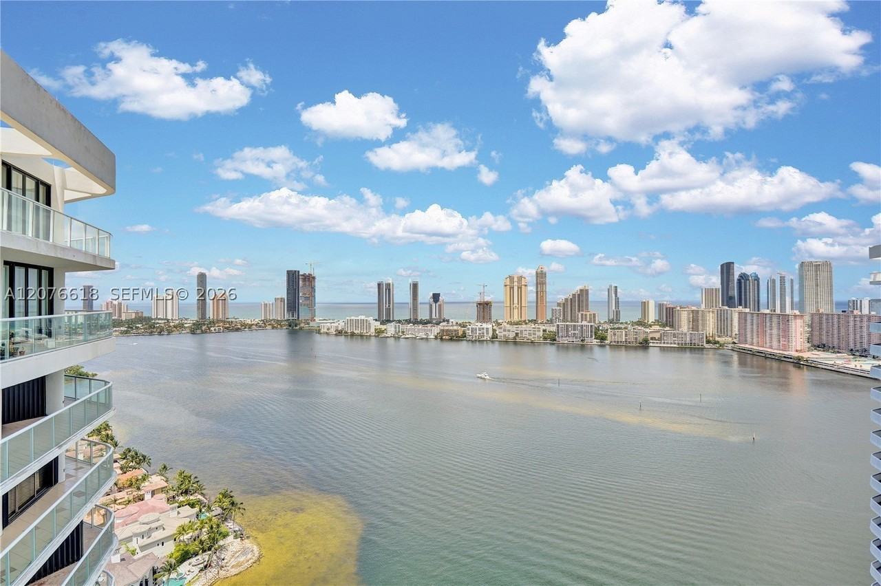 4000 Island Blvd #PH2 - Photo 2 of 50