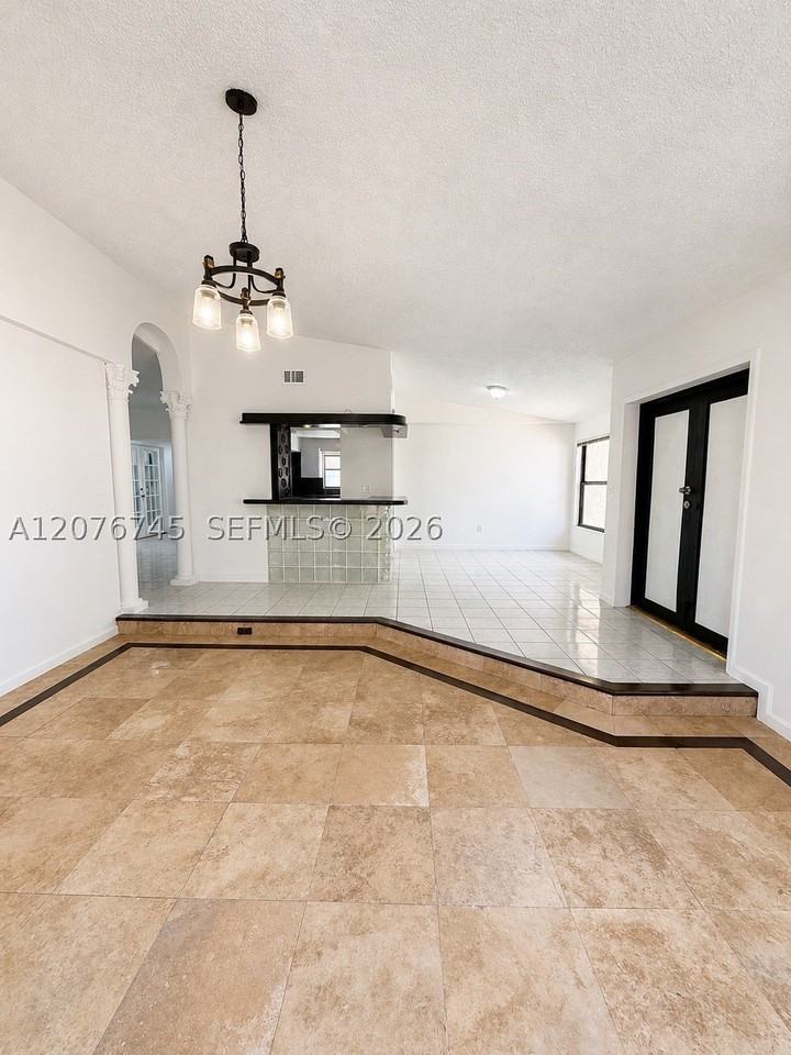 3011 Sw 117th Ave - Photo 6 of 40