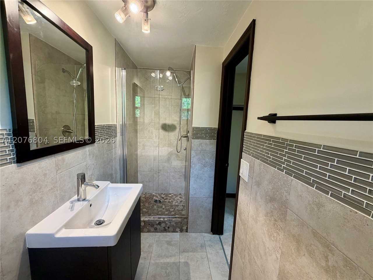 1309 S 23rd Ave - Photo 6 of 21