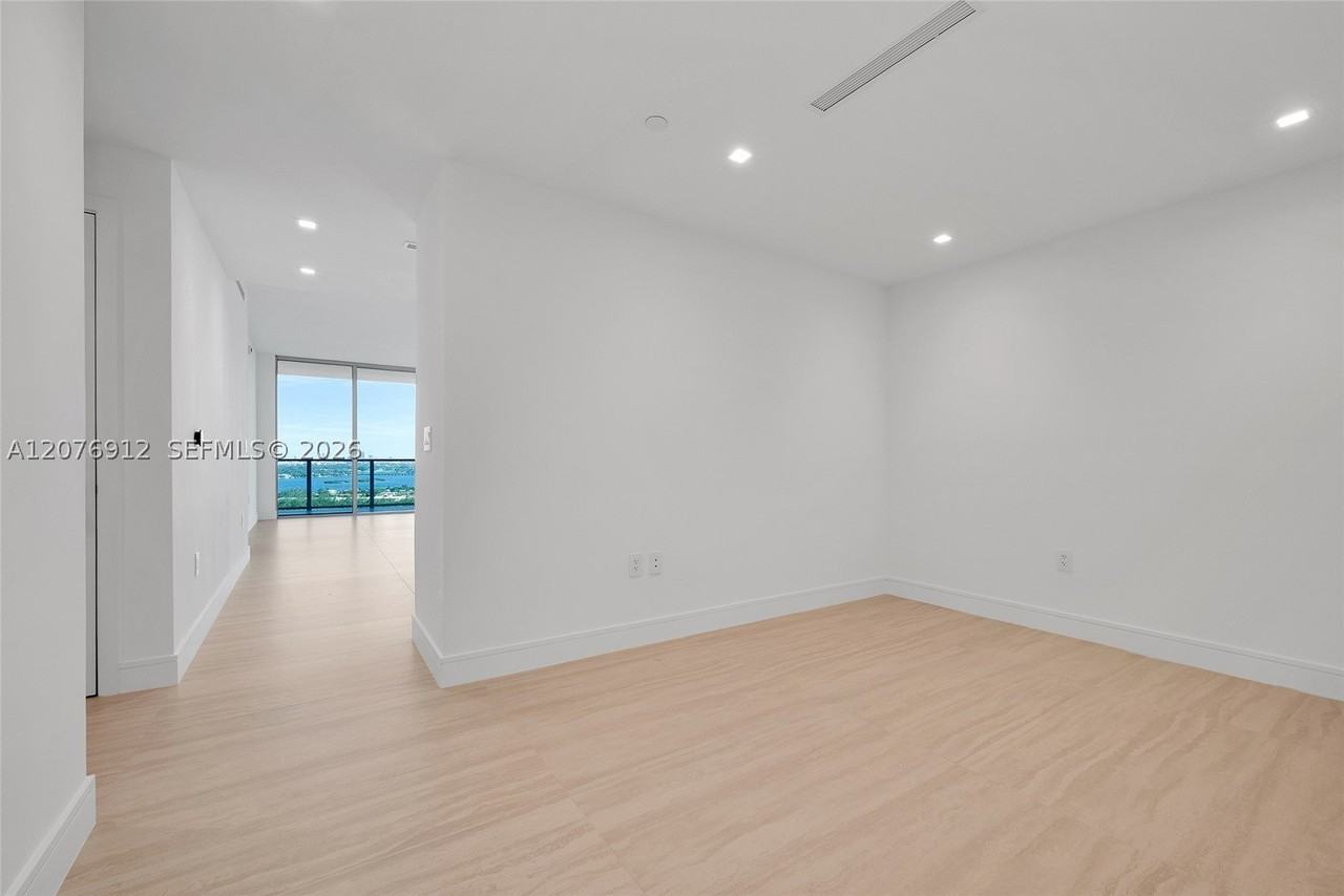 Laguna Cir #2402 - Photo 7 of 50