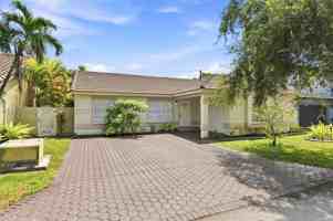 featured image of 19181 Nw 89th Ave #1