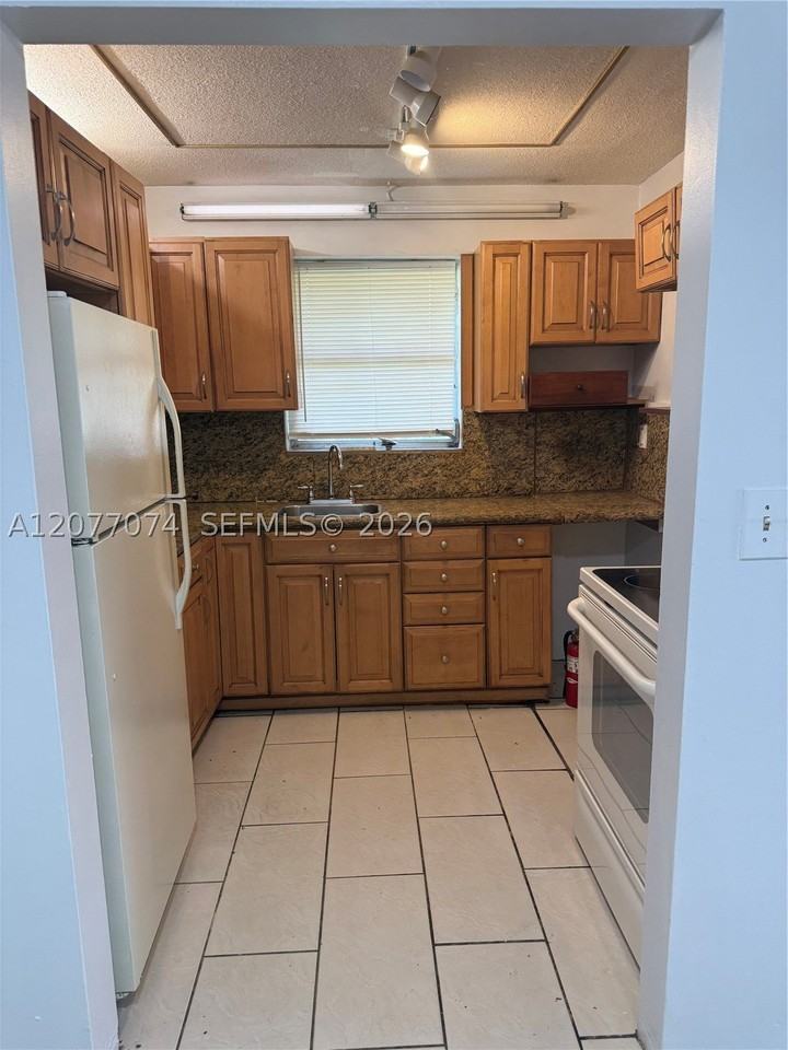5715 Hayes St #5715 - Photo 5 of 17