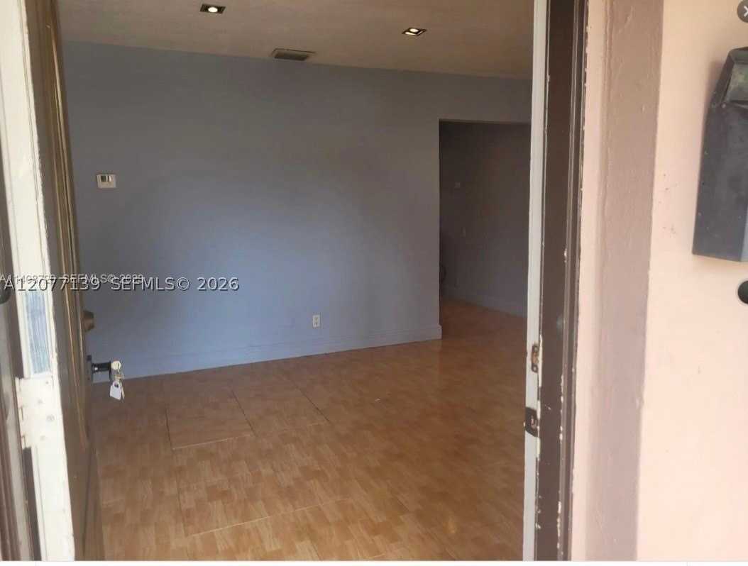 401 Sw 4th Ter #403 - Photo 6 of 22