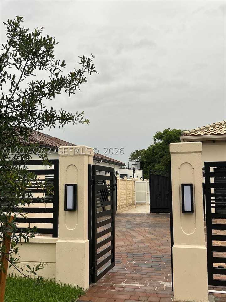 12241 Sw 81st Ter #REAR - Photo 2 of 38