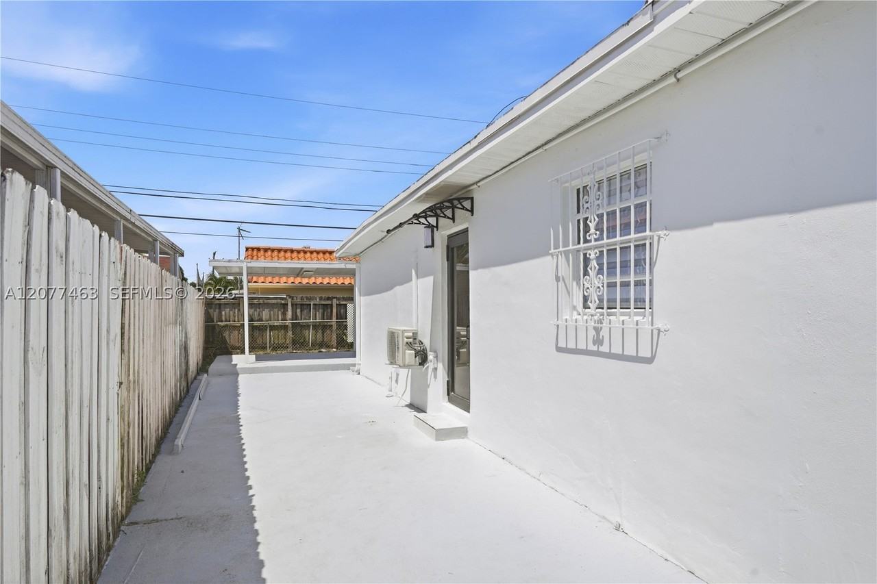 6755 Sw 27th St #0 - Photo 2 of 22