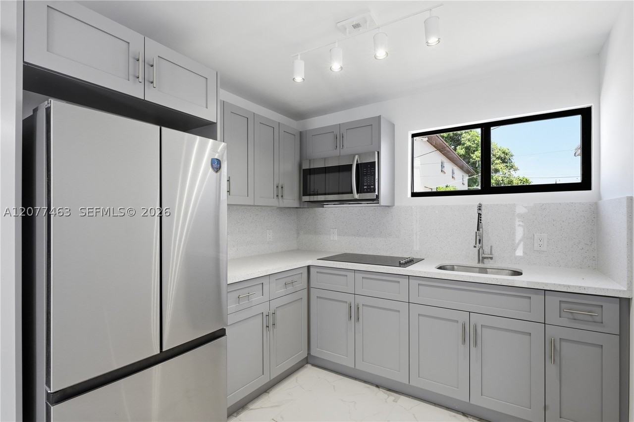 6755 Sw 27th St #0 - Photo 7 of 22