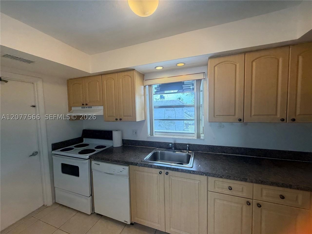 7590 Sw 82nd St #F221 - Photo 5 of 21