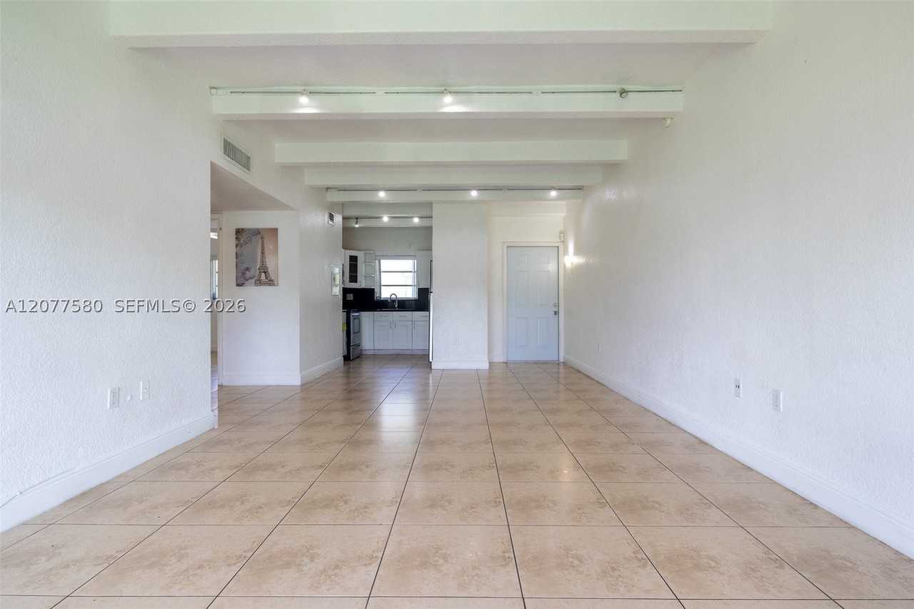 7620 Sw 82nd St #J102 - Photo 6 of 21