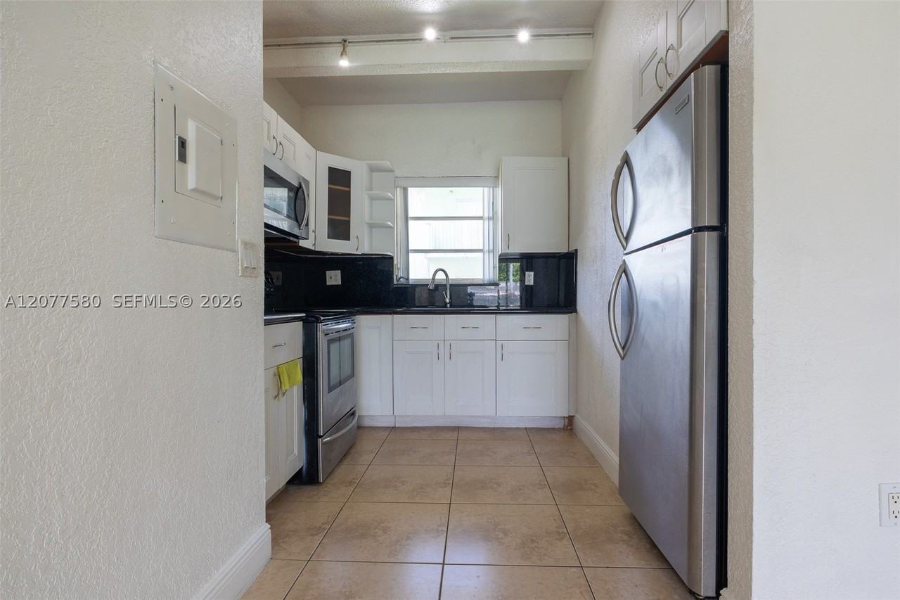 7620 Sw 82nd St #J102 - Photo 7 of 21