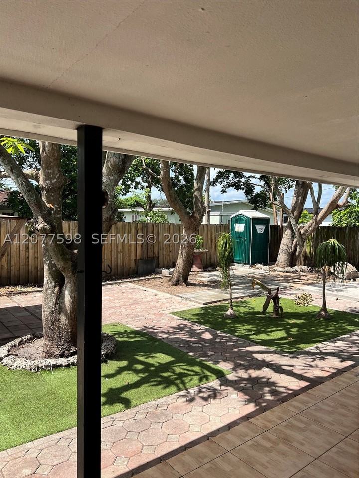 12360 Sw 188th Ter - Photo 3 of 4