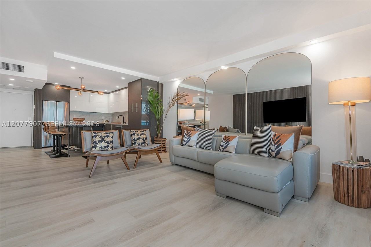 2301 Collins Ave #1134 - Photo 6 of 29
