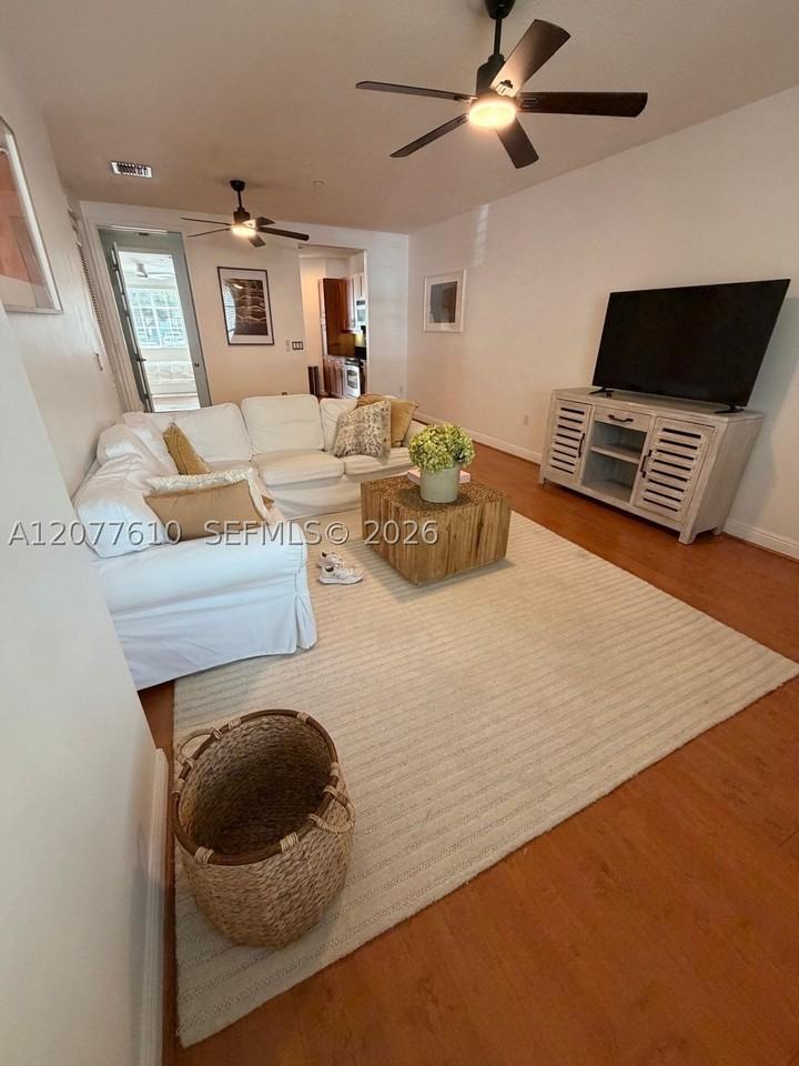357 Sw 13th Ter #357 - Photo 4 of 11
