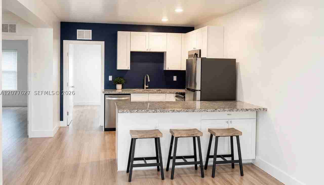 526 Nw 6th St #AB - Photo 7 of 21