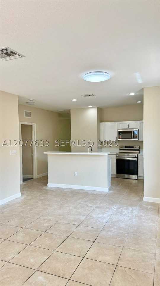 2364 Ne 4th St #2364 - Photo 7 of 26