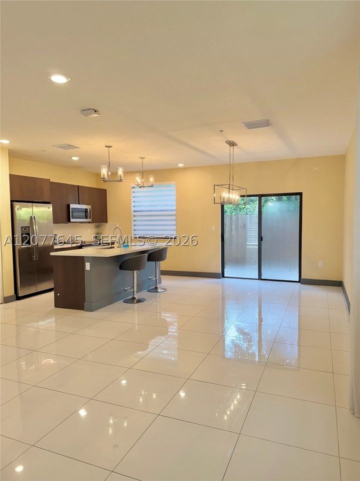 10455 Nw 82nd St #10 - Photo 7 of 26