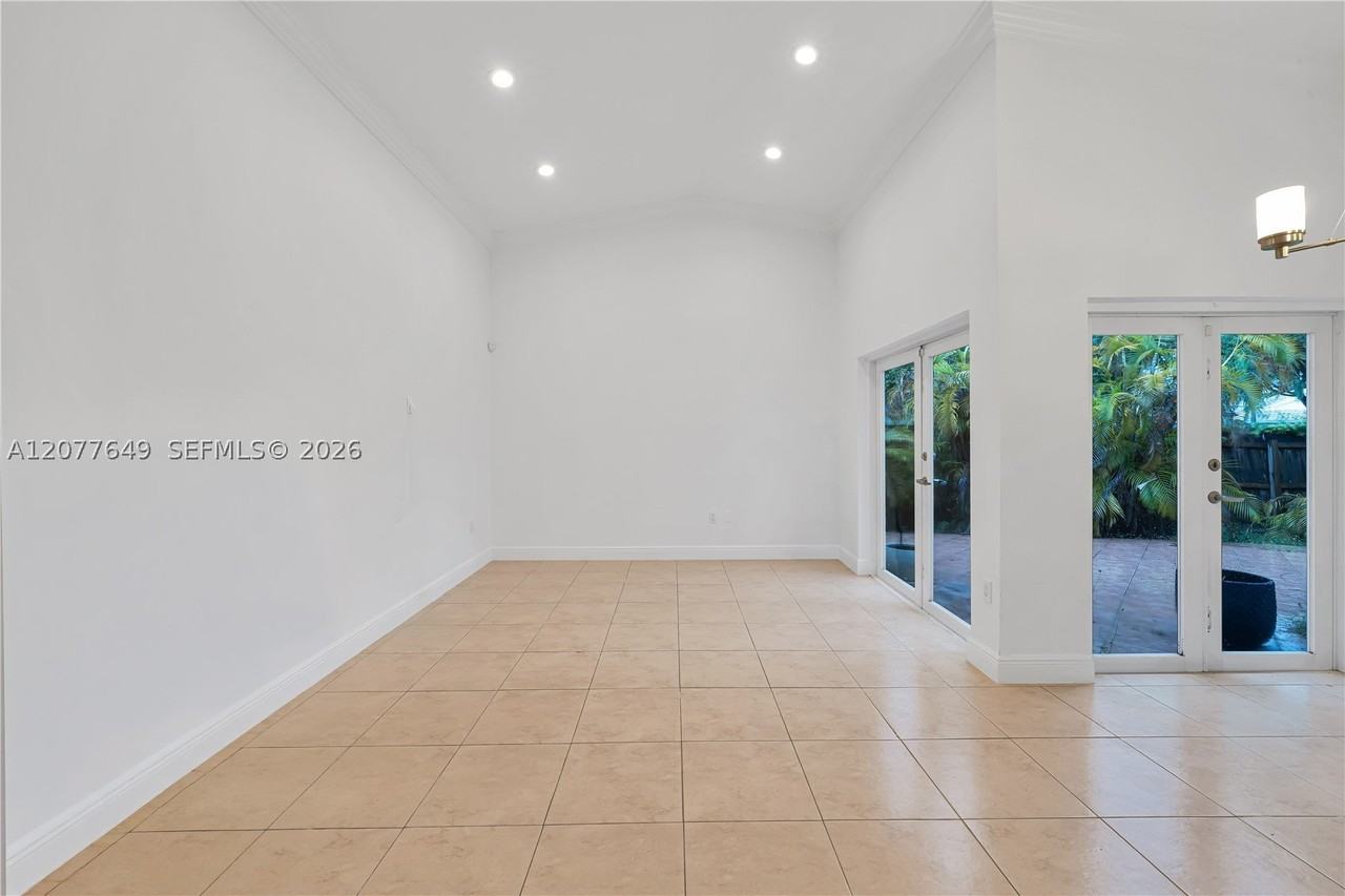 6352 Sw 112th Pl - Photo 2 of 24