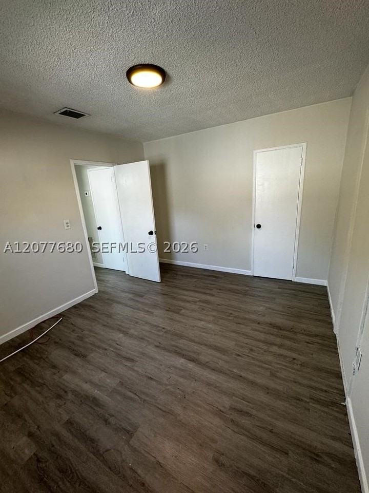 2734 Sw 30th Ct #1 - Photo 2 of 15