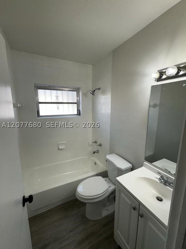 2734 Sw 30th Ct #1 - Photo 4 of 15