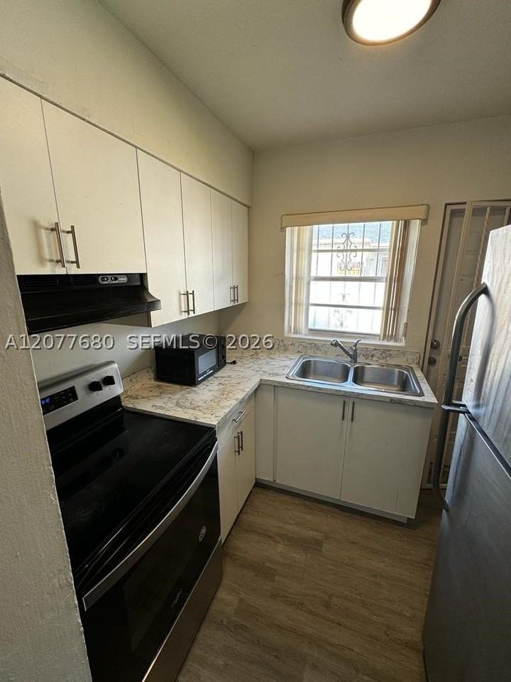 2734 Sw 30th Ct #1 - Photo 7 of 15