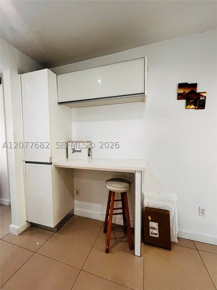 1920 Nw 32nd Ave - Photo 7 of 12