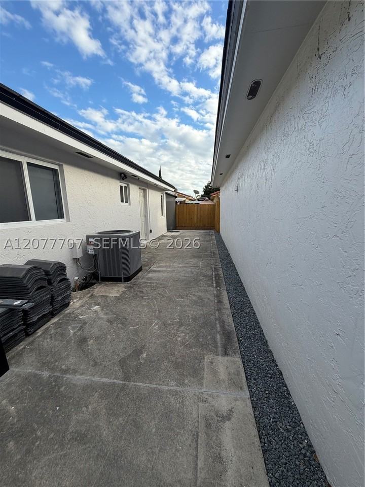 2658 W 74th Ter - Photo 2 of 16